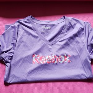 Reebok V neck T shirt
